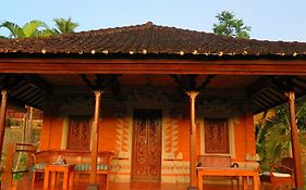 Villa Lihat Sawah